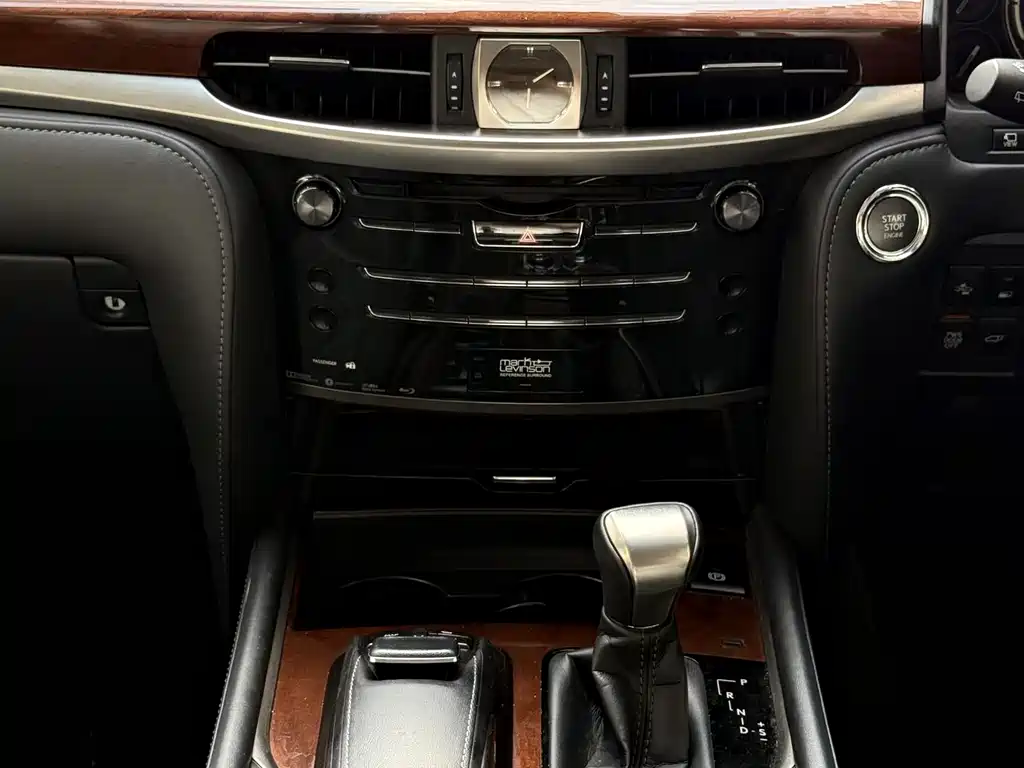 Lexus LX 2017 570