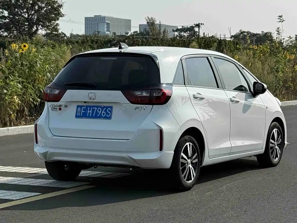Honda Fit — миниатюра 6