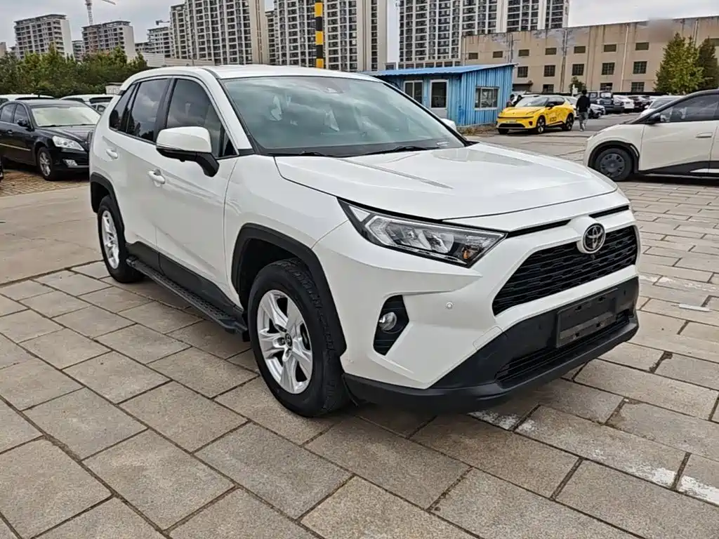 Toyota RAV4 — миниатюра 4