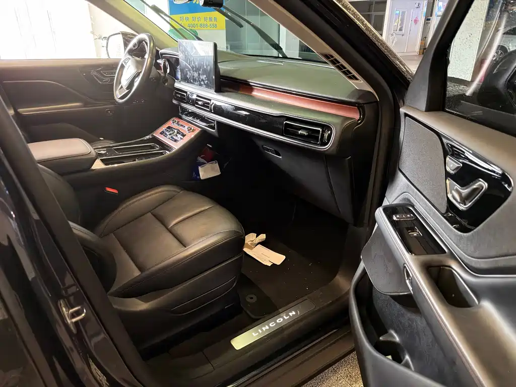 Lincoln Aviator — миниатюра 9