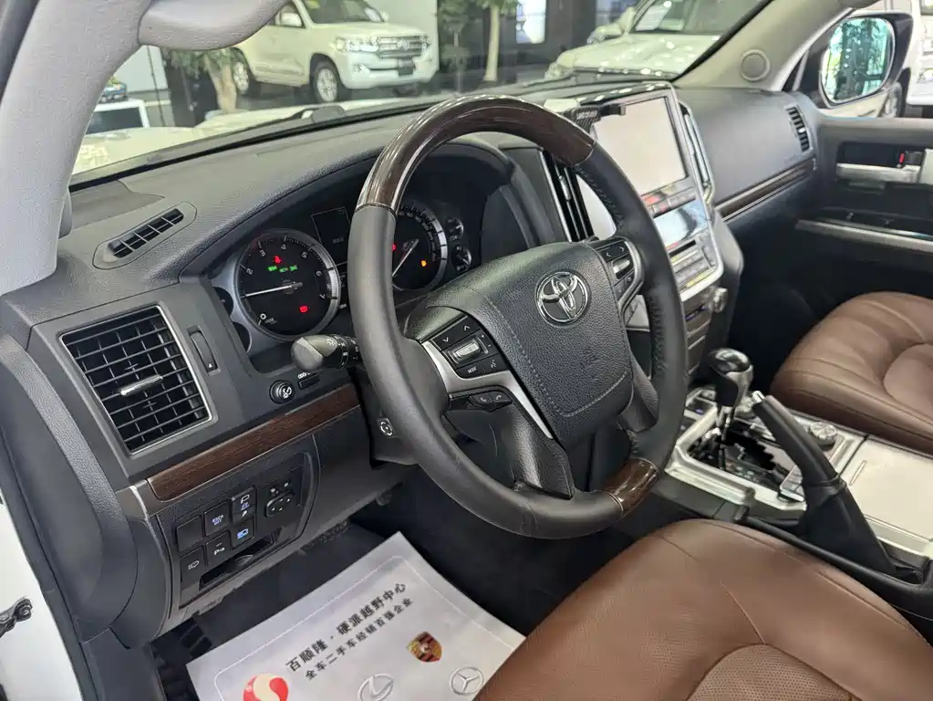 Toyota Land Cruiser — миниатюра 15
