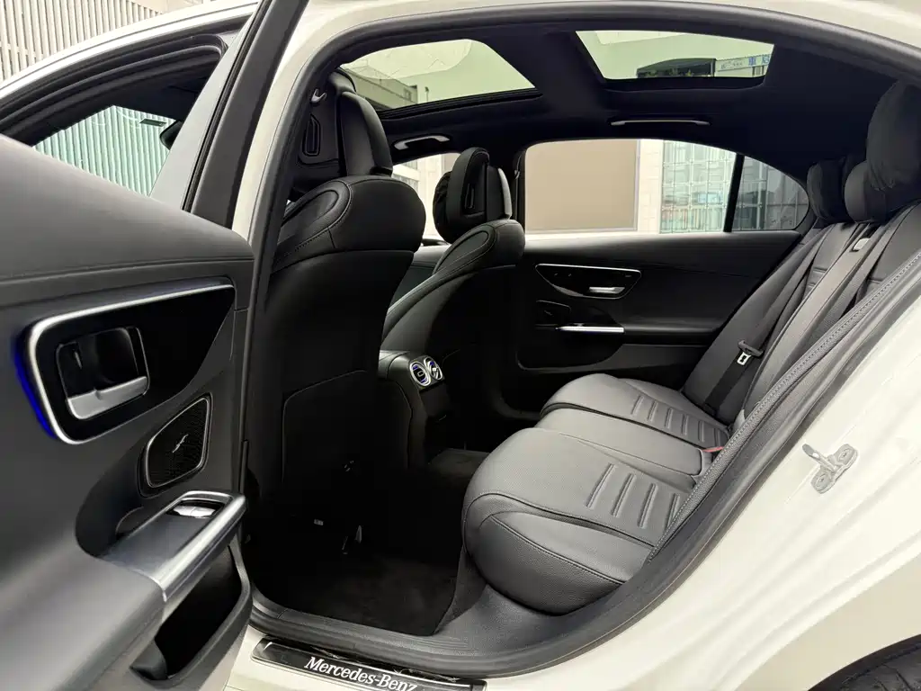 Mercedes-Benz C-Class — миниатюра 20