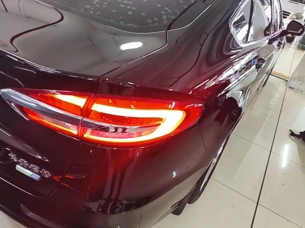 Ford Mondeo — миниатюра 8