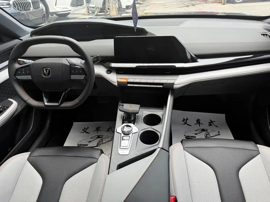Changan UNI-V iDD — миниатюра 3