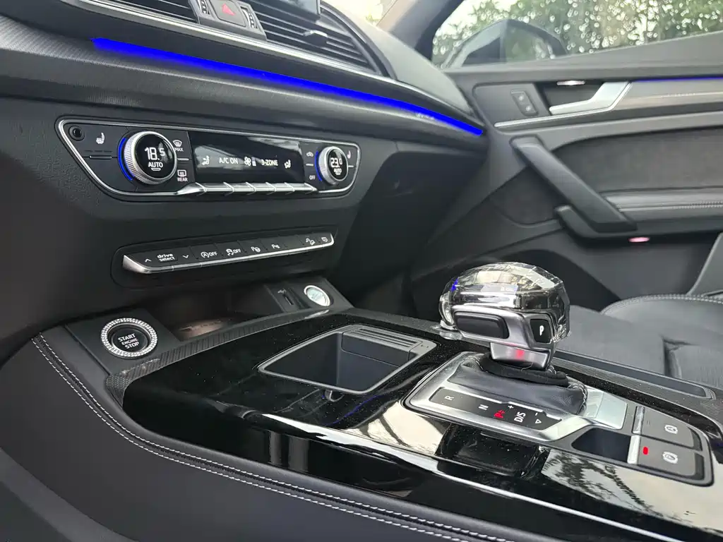 Audi Q5L Sportback — миниатюра 5