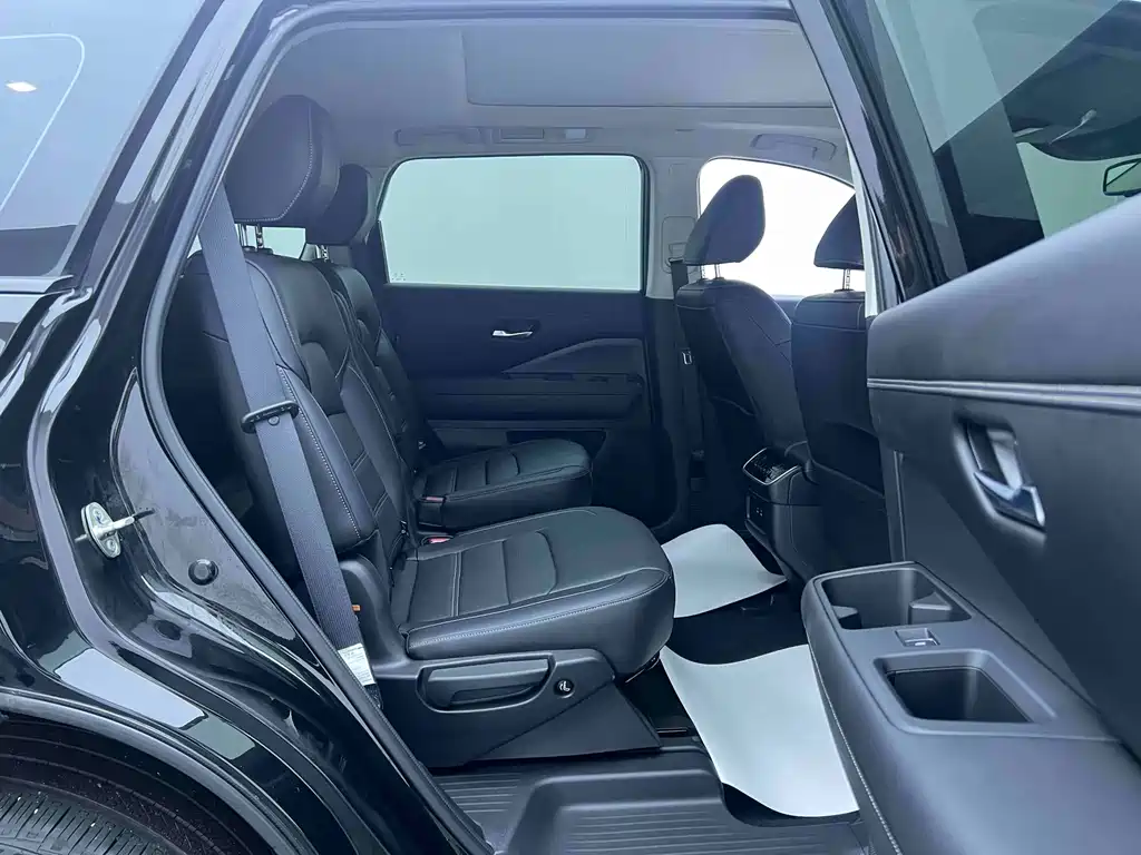 Nissan Teramont — миниатюра 21