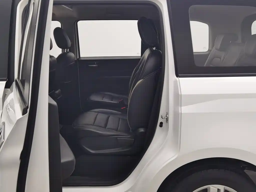 Wuling Hongguang PLUS — миниатюра 15