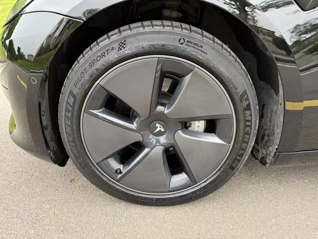 Tesla Model 3 — миниатюра 23