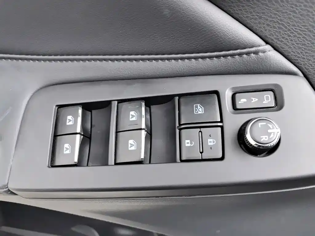 Toyota Avalon — миниатюра 9