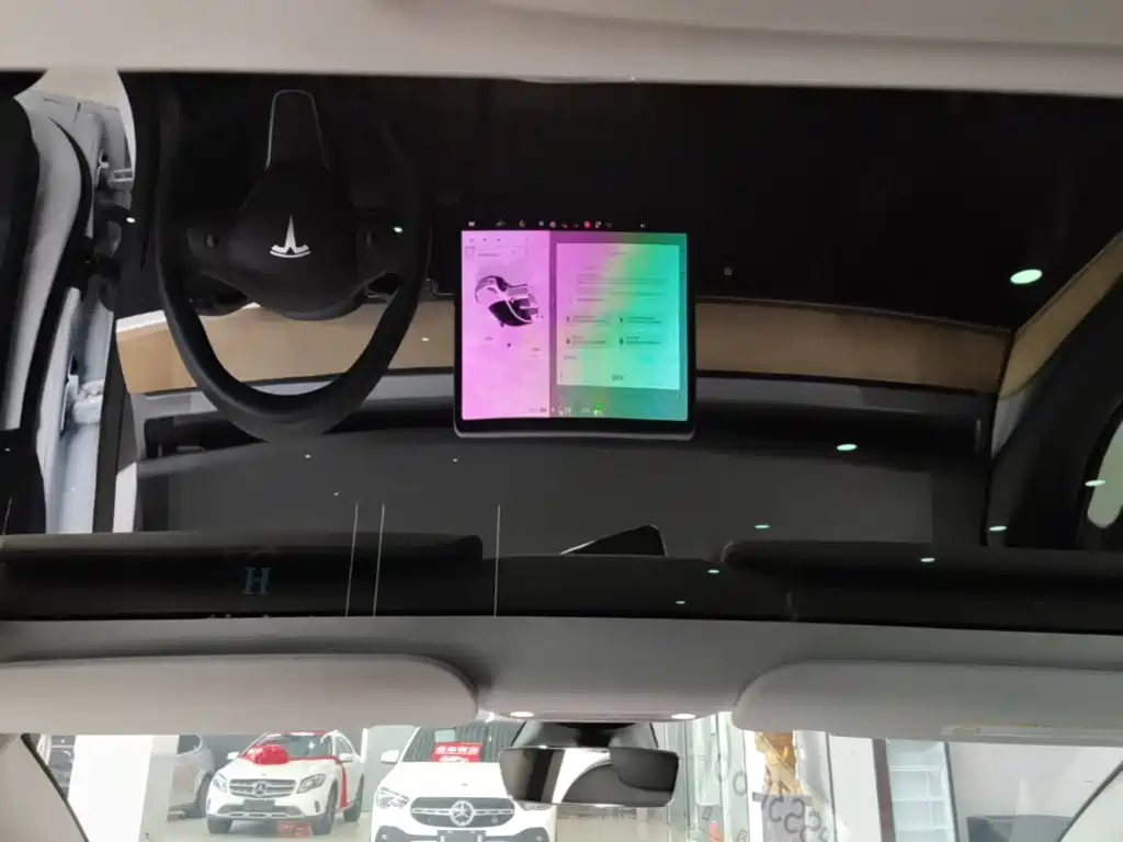 Tesla Model 3 — миниатюра 18