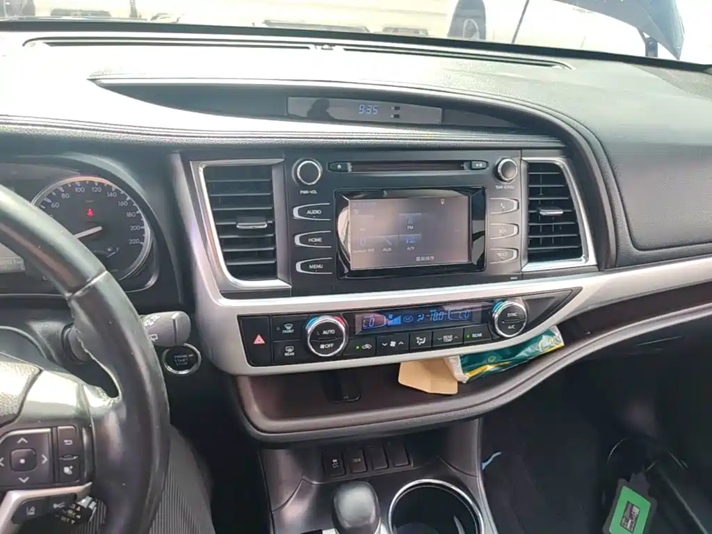 Toyota Highlander — миниатюра 18