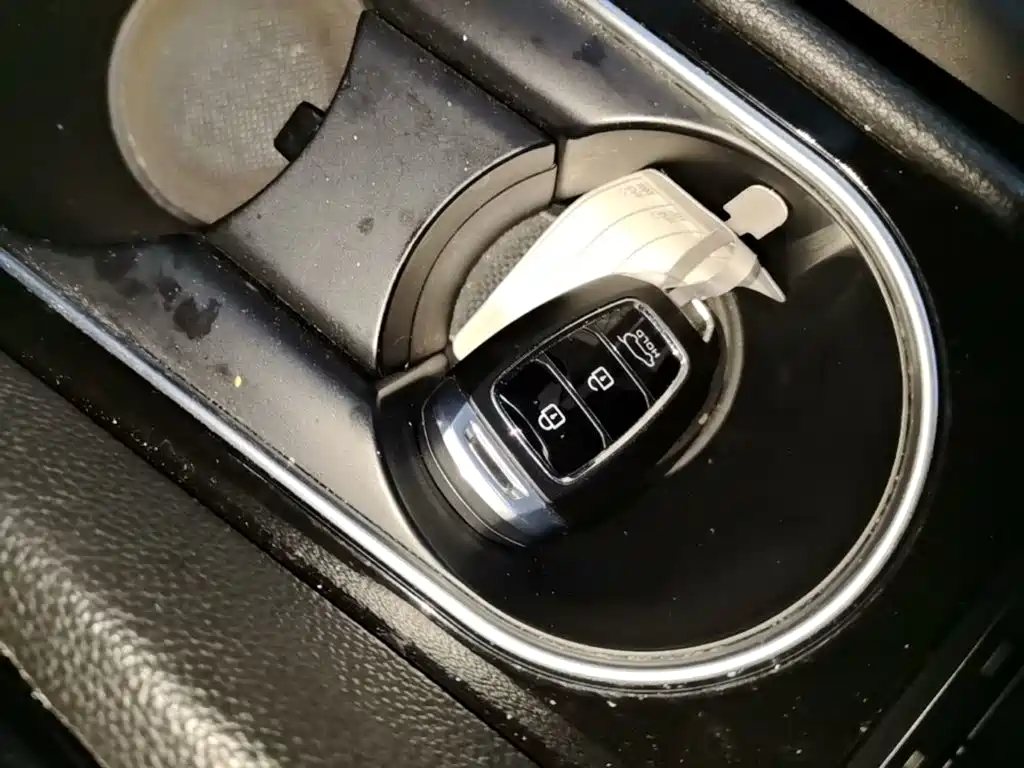 Hyundai Santa Fe — миниатюра 9