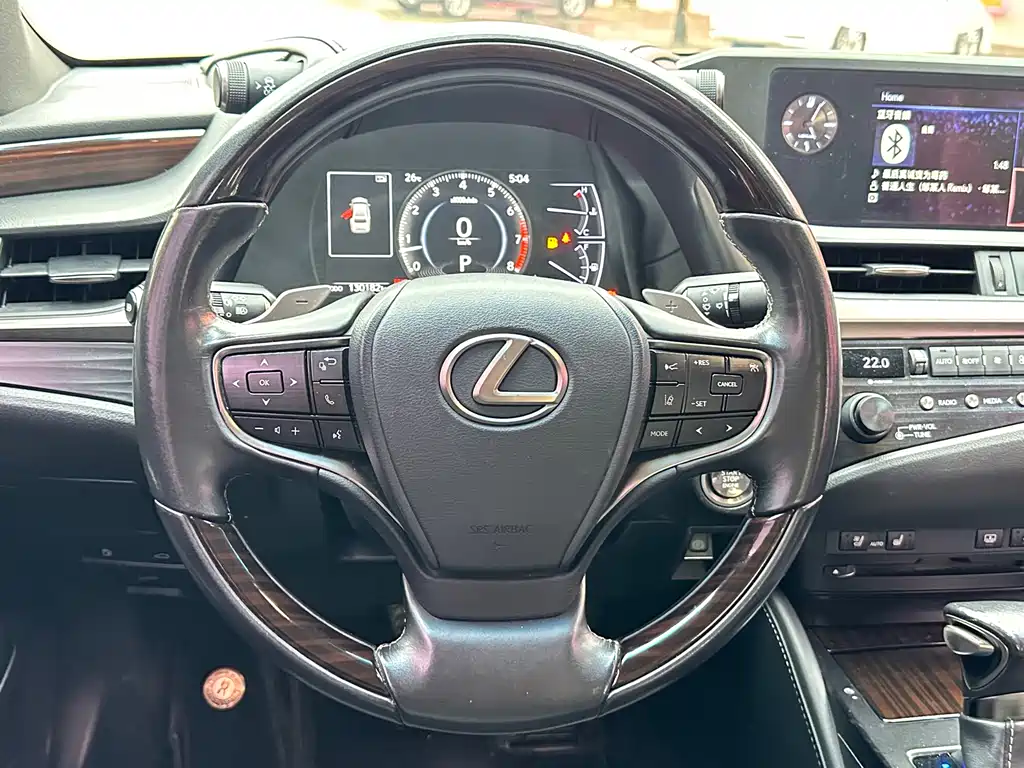 Lexus ES 2018 200 Luxury V