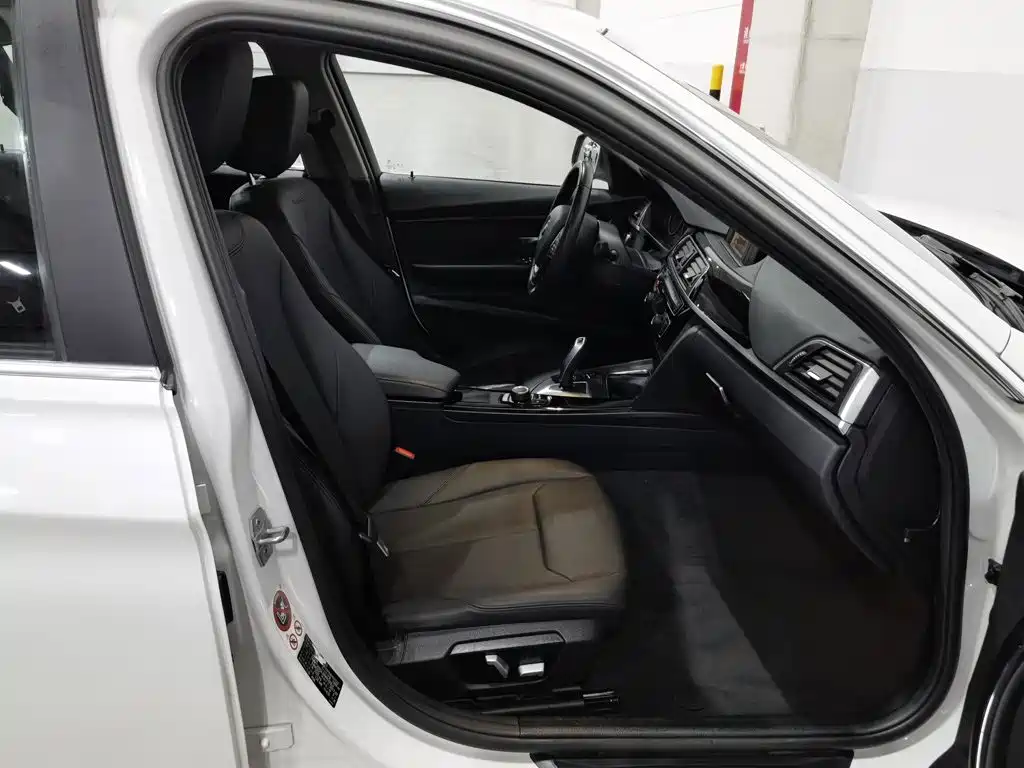BMW 3 Series — миниатюра 23