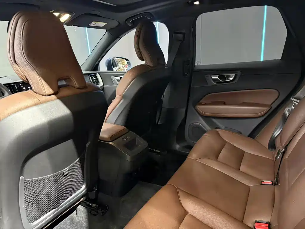 Volvo XC60 — миниатюра 10