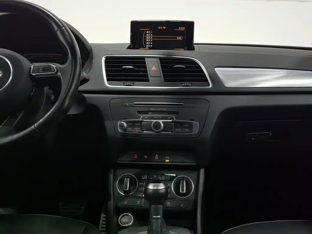 Audi Q3 — миниатюра 12