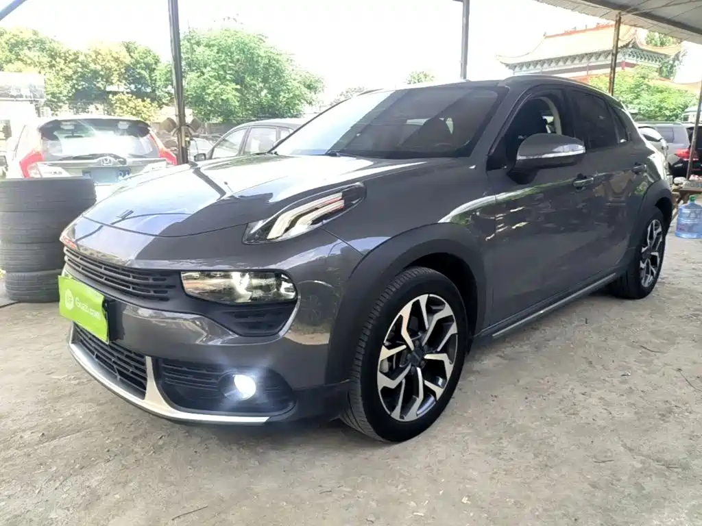 Lynk & Co 02