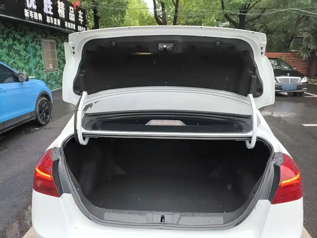 Geely Emgrand — миниатюра 19