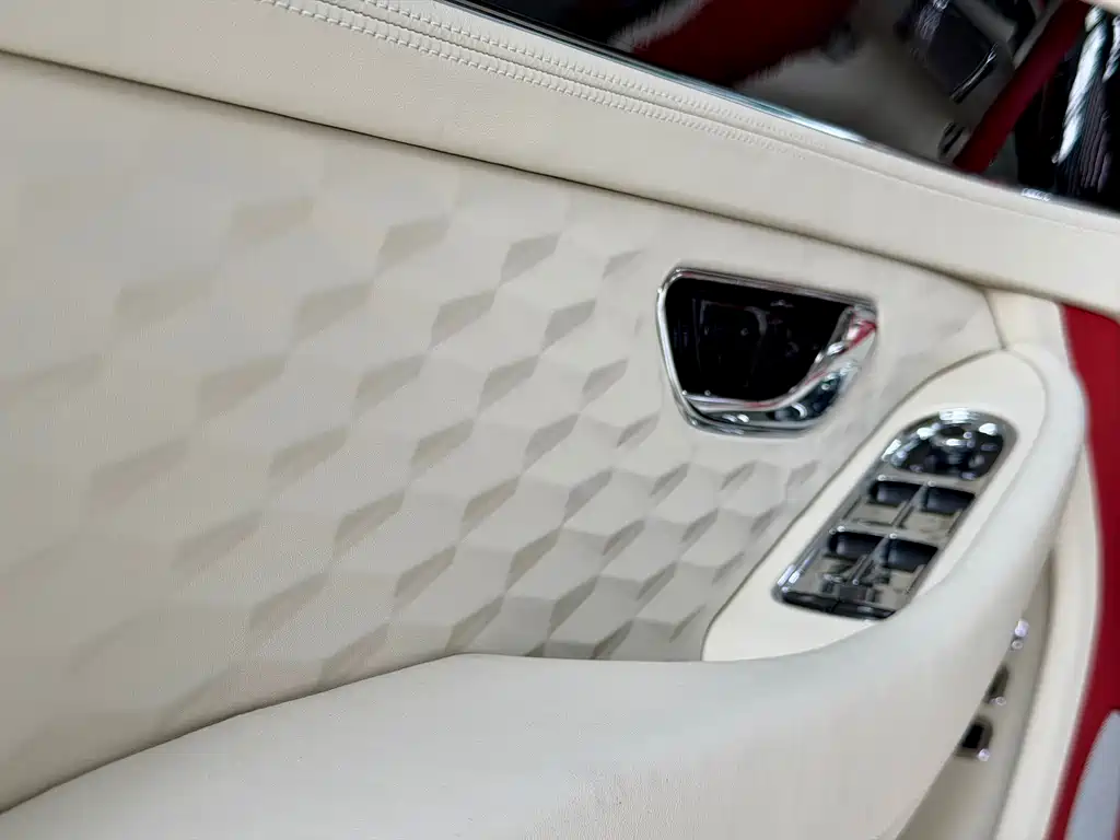 Bentley Continental PHEV — миниатюра 10