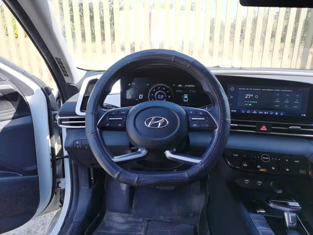 Hyundai Elantra — миниатюра 6