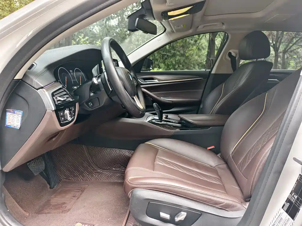 BMW 5 Series — миниатюра 7