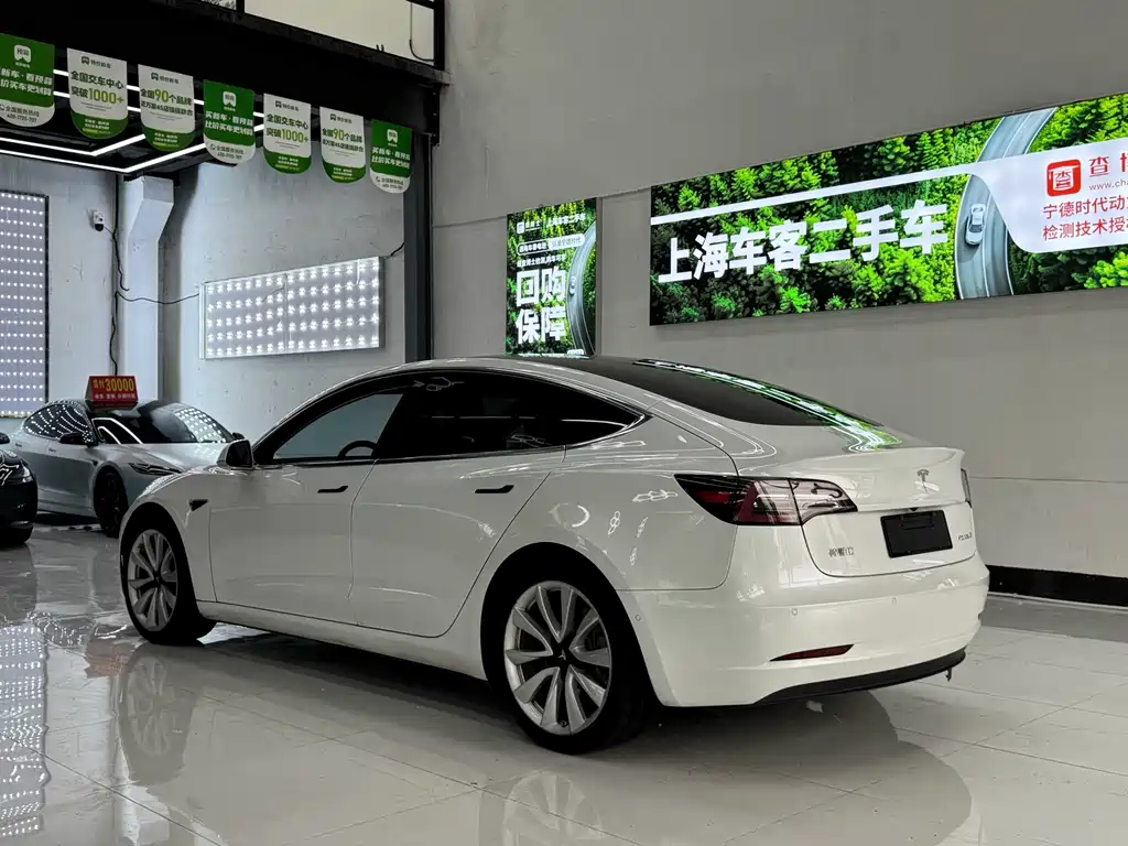 Tesla Model 3 — миниатюра 15