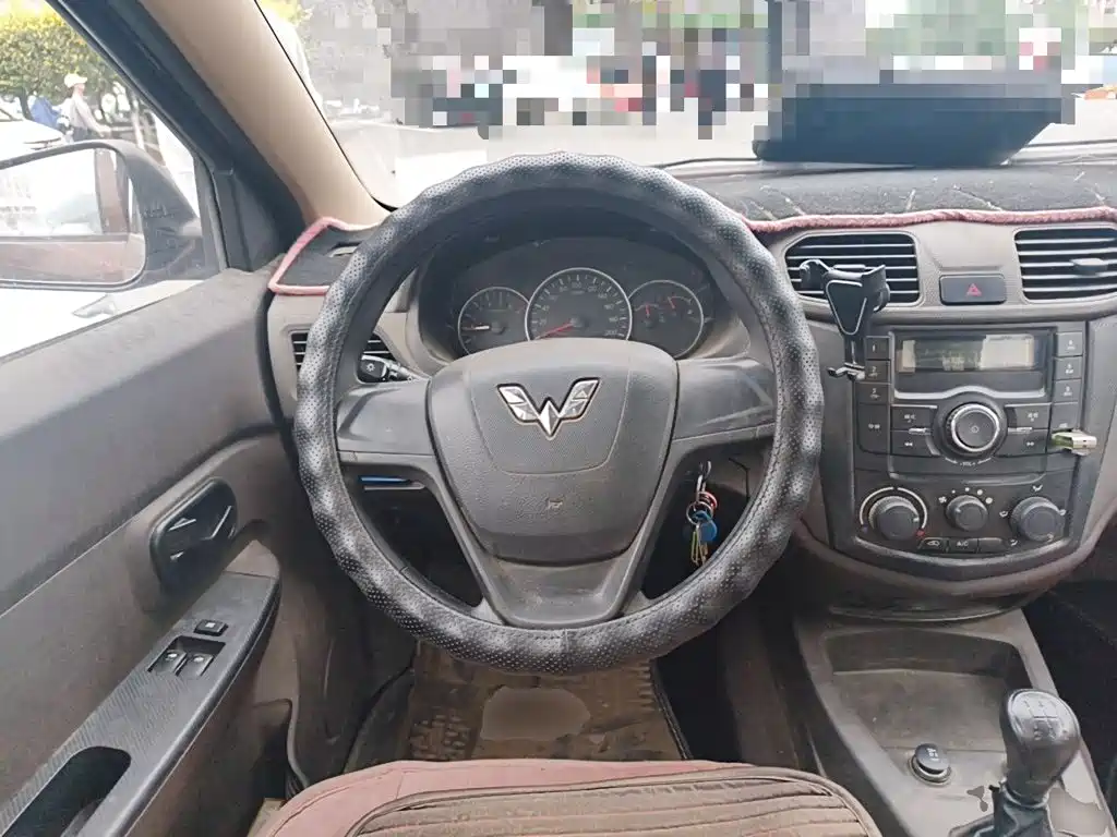 Wuling Hongguang — миниатюра 6