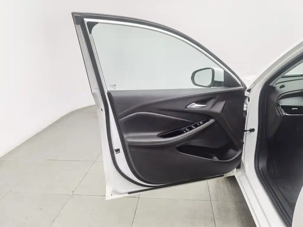 Buick Verano — миниатюра 8