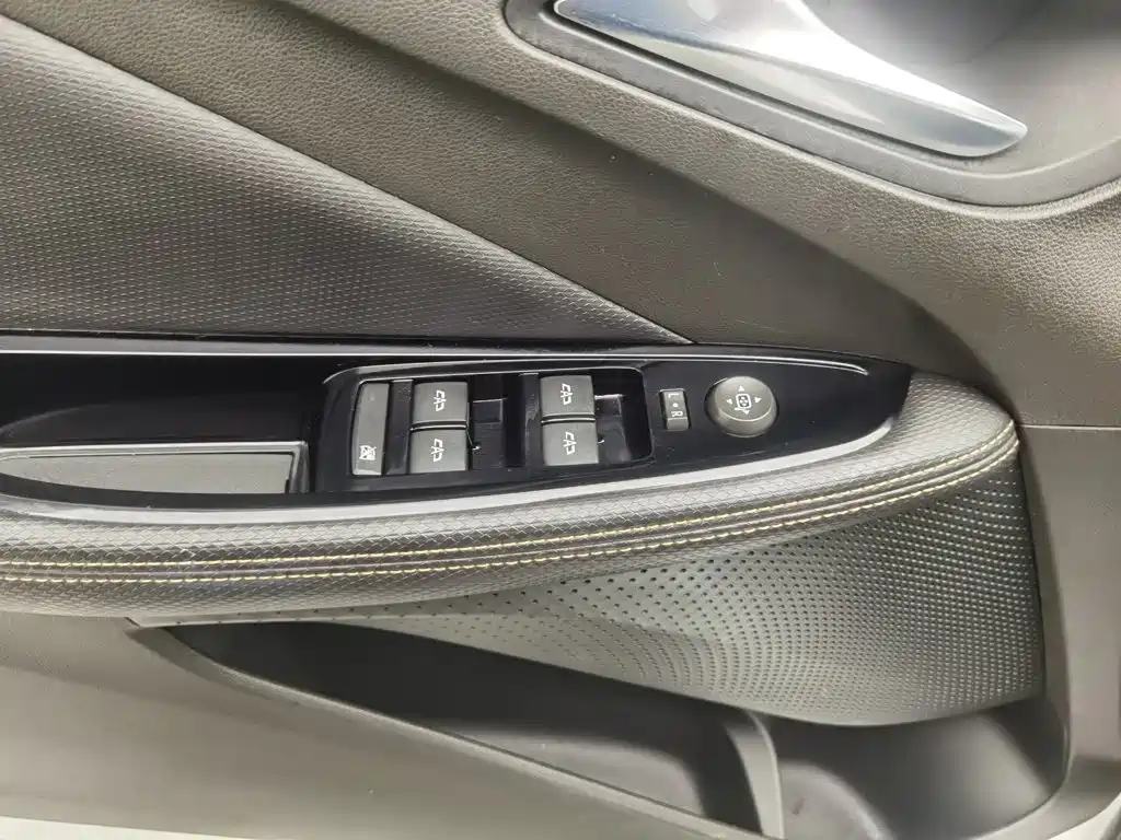 Buick Verano — миниатюра 9