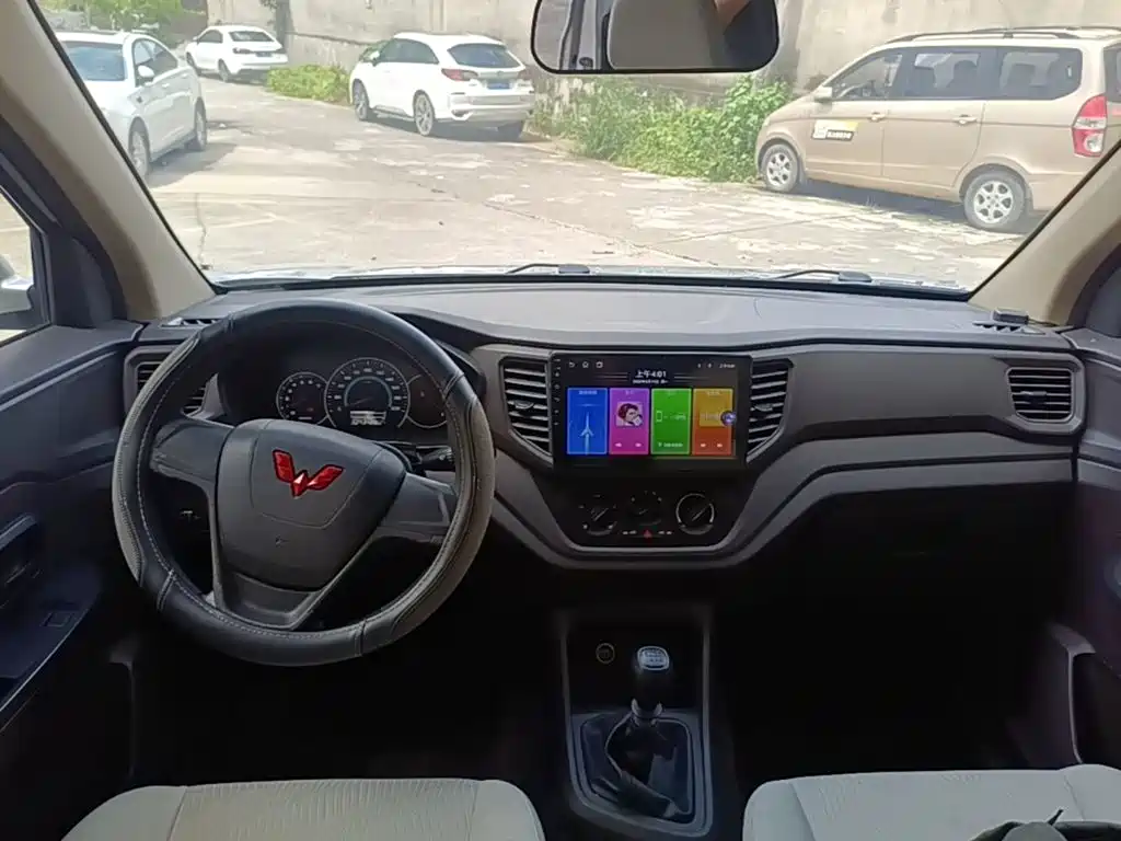 Wuling Hongguang V — миниатюра 10