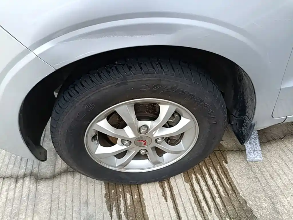 Wuling Hongguang V — миниатюра 23