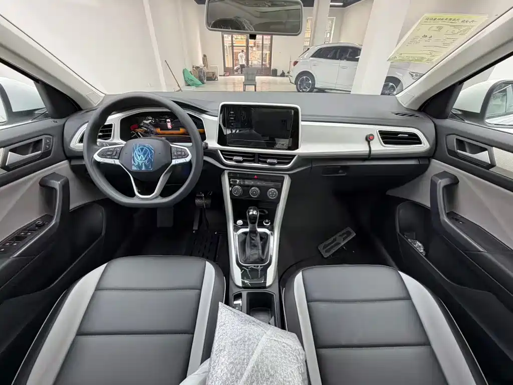 Volkswagen T-Roc — миниатюра 15