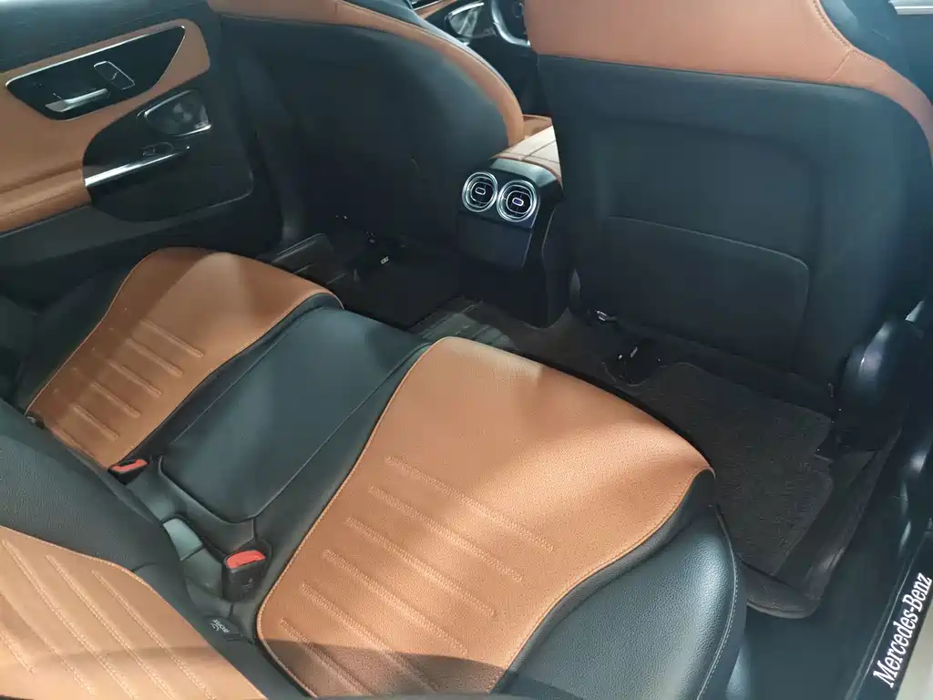 Mercedes-Benz C-Class — миниатюра 17