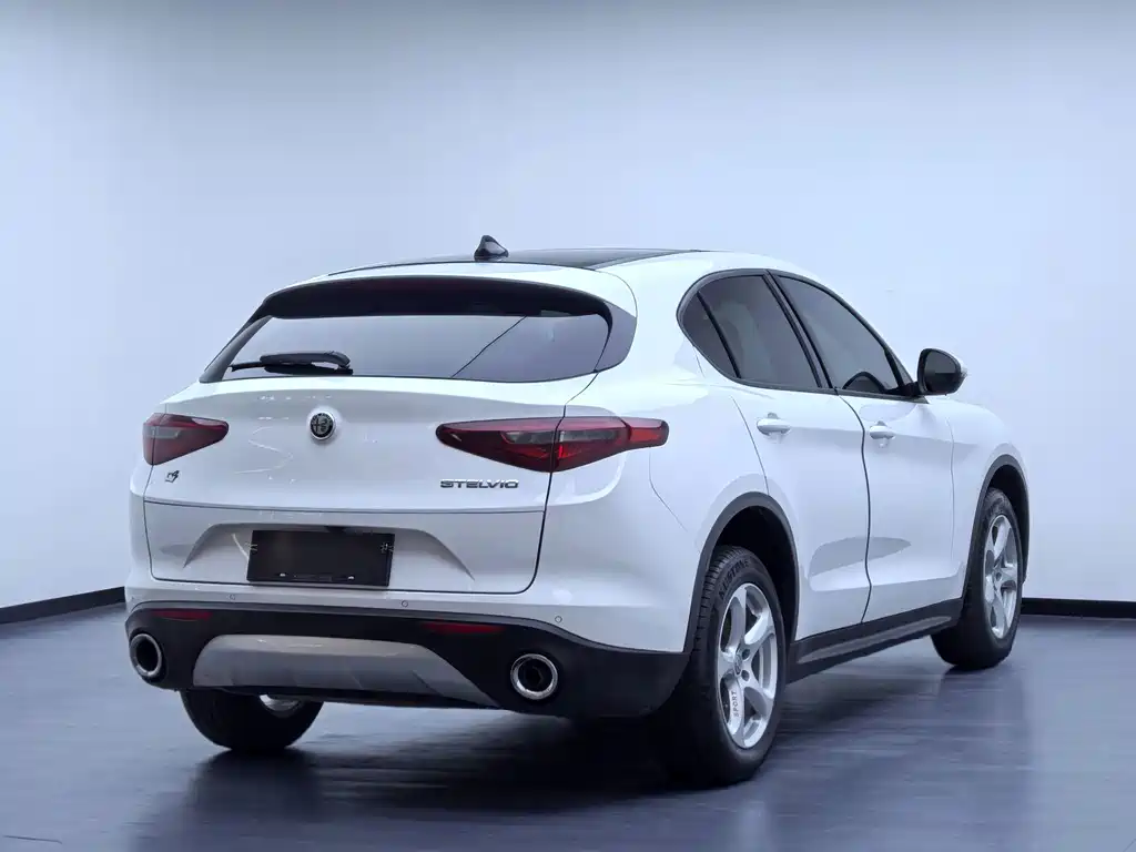 Alfa Romeo Stelvio — миниатюра 21