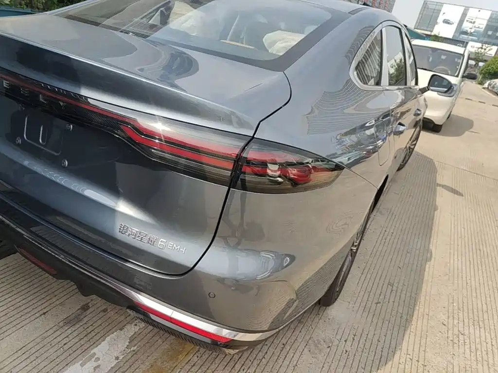 Geely Galaxy Galaxy 6 6 2026 125km +