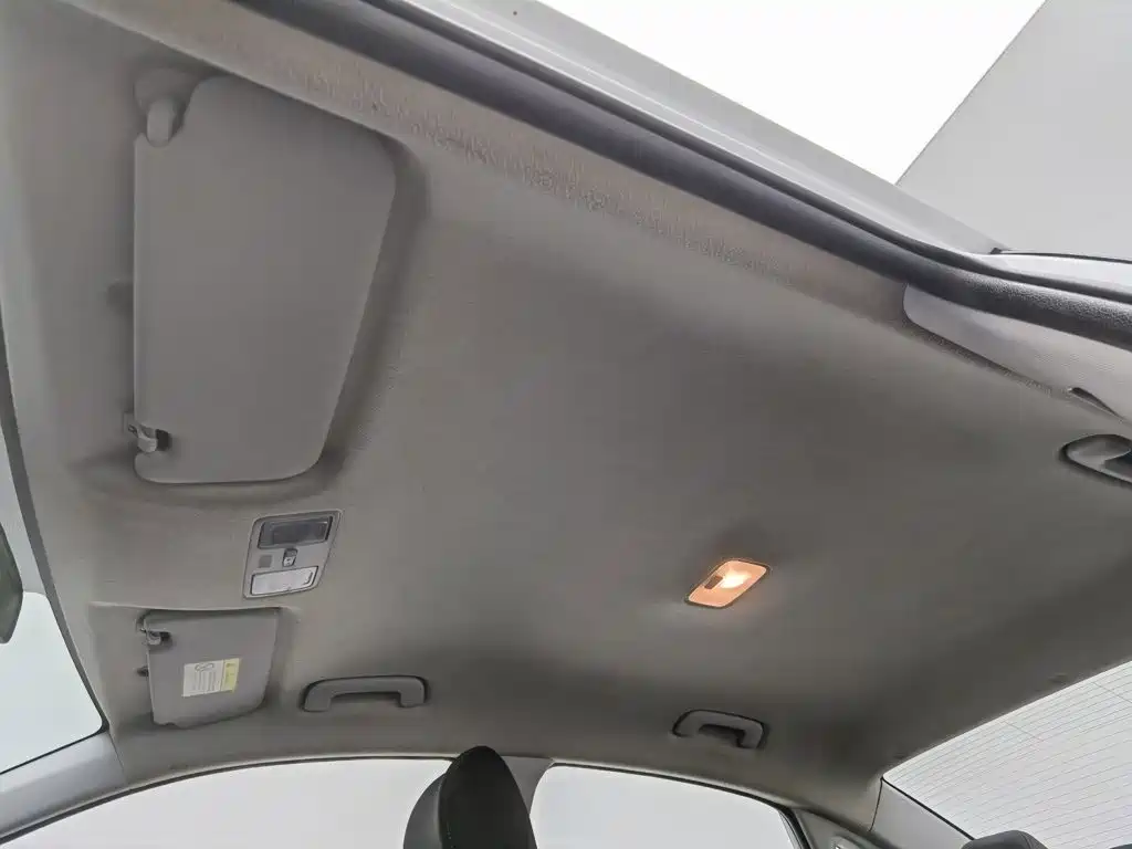 Hyundai Elantra — миниатюра 14