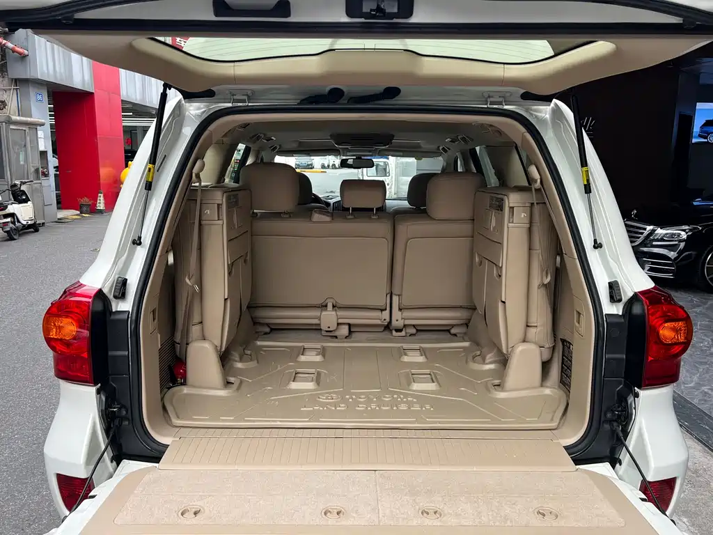 Toyota Land Cruiser 4.6L V8 Middle East Limited Edition, фото 14