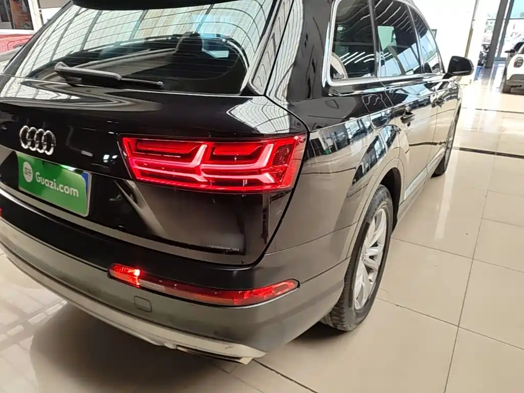 Audi Q7 — миниатюра 8