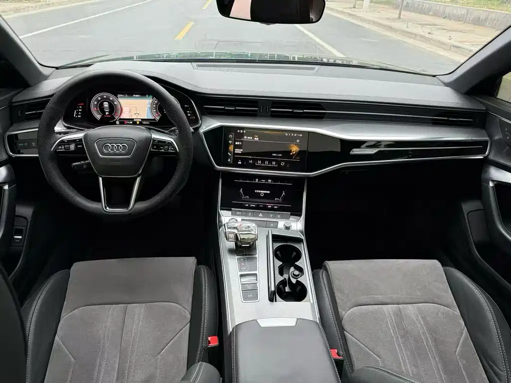 Audi A6L 2022 40 TFSI Luxury