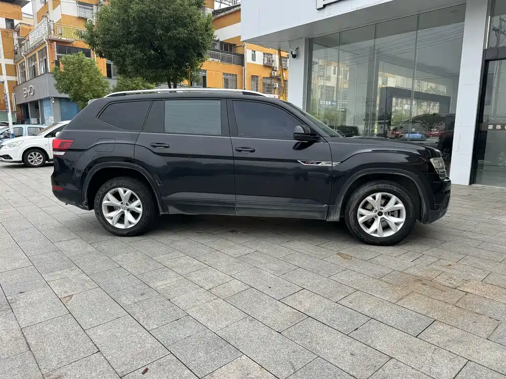 Volkswagen Teramont — миниатюра 4