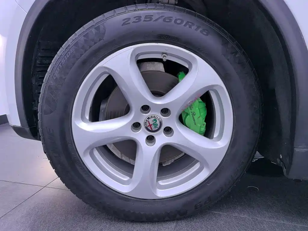 Alfa Romeo Stelvio — миниатюра 18