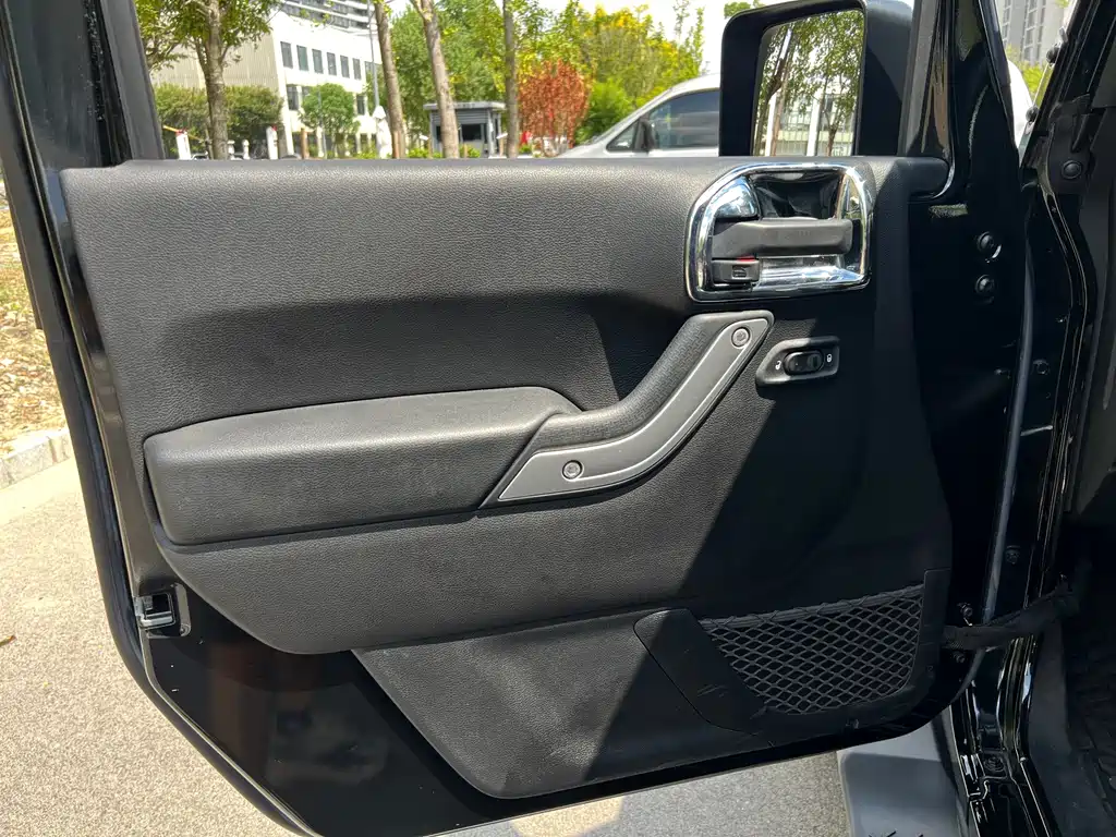 Jeep Wrangler — миниатюра 20