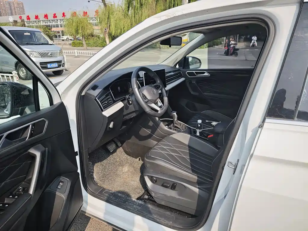 Volkswagen Tiguan L — миниатюра 5