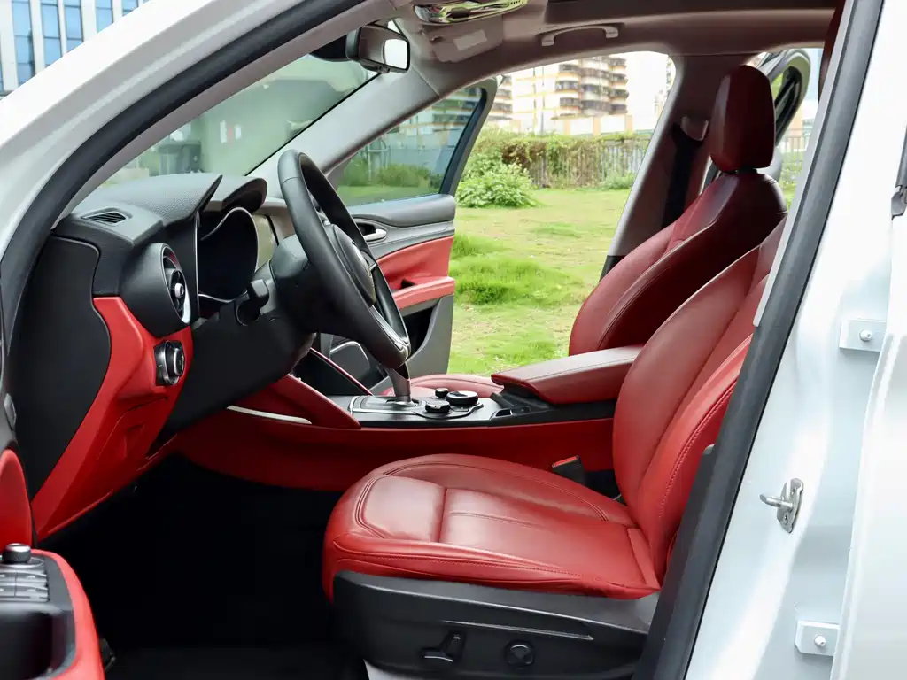 Alfa Romeo Stelvio — миниатюра 7