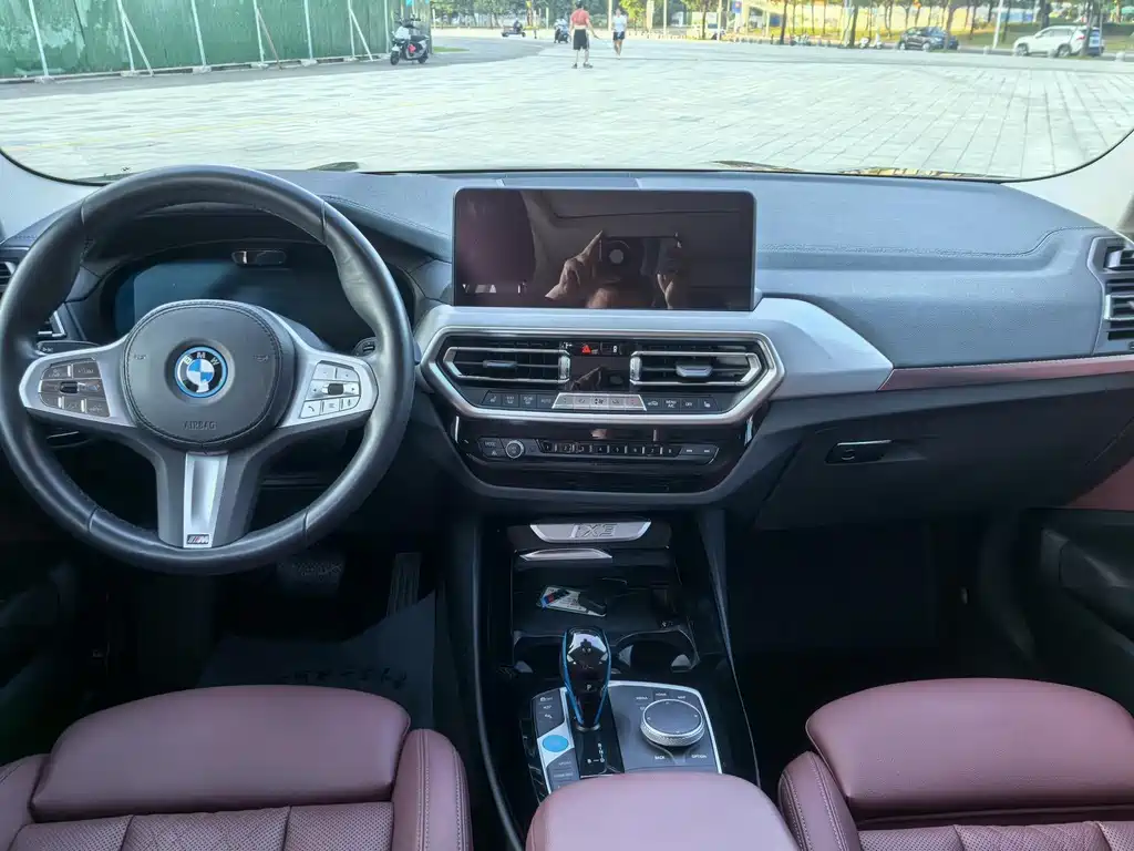 BMW iX3 — миниатюра 9