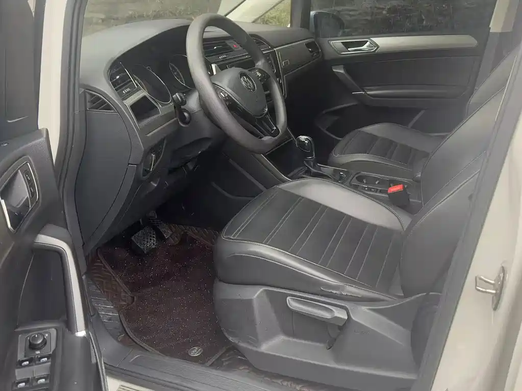 Volkswagen Touran — миниатюра 4