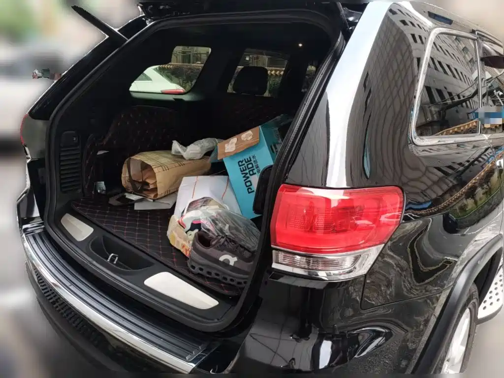 Jeep Grand Cherokee (Import) — миниатюра 20