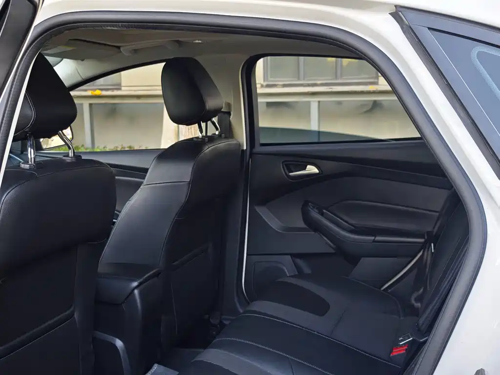 Ford Focus — миниатюра 14