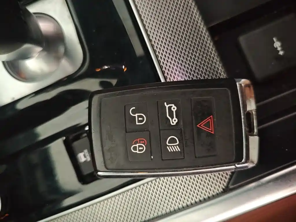 Jaguar XEL — миниатюра 9
