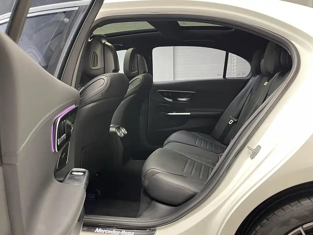 Mercedes-Benz C-Class — миниатюра 32